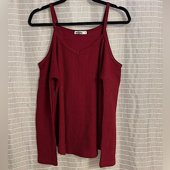 Cold Shoulder Blouse - Picture 1 of 5